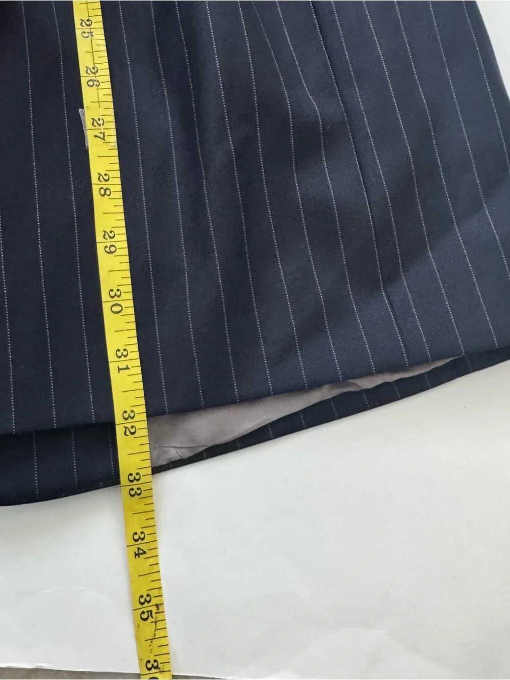 Hart Schaffner Marx 2 pc Suit 44R 40x32 Navy Blue Pinstripe Wool Blazer USA Made